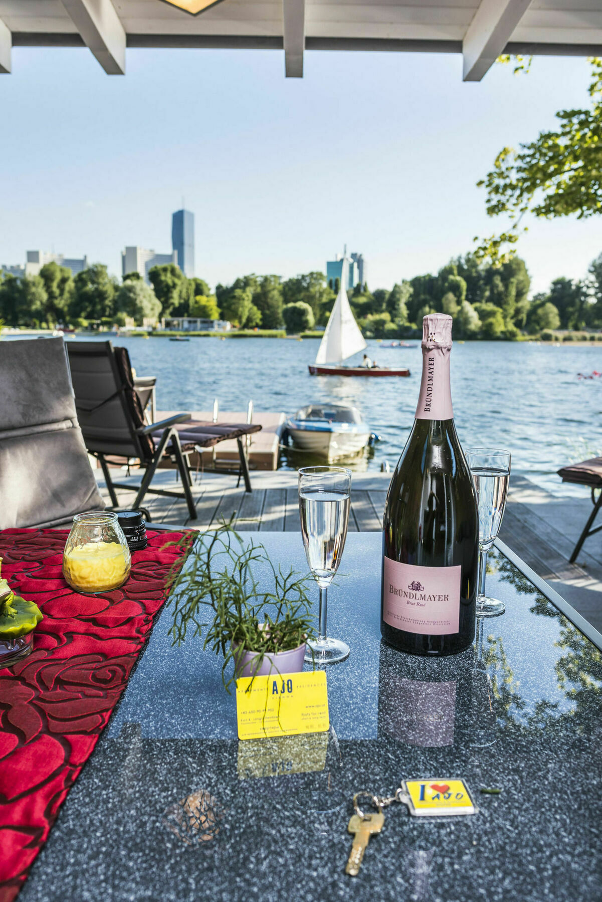 Ajo Vienna Beach - Contactless Check-In Екстериор снимка
