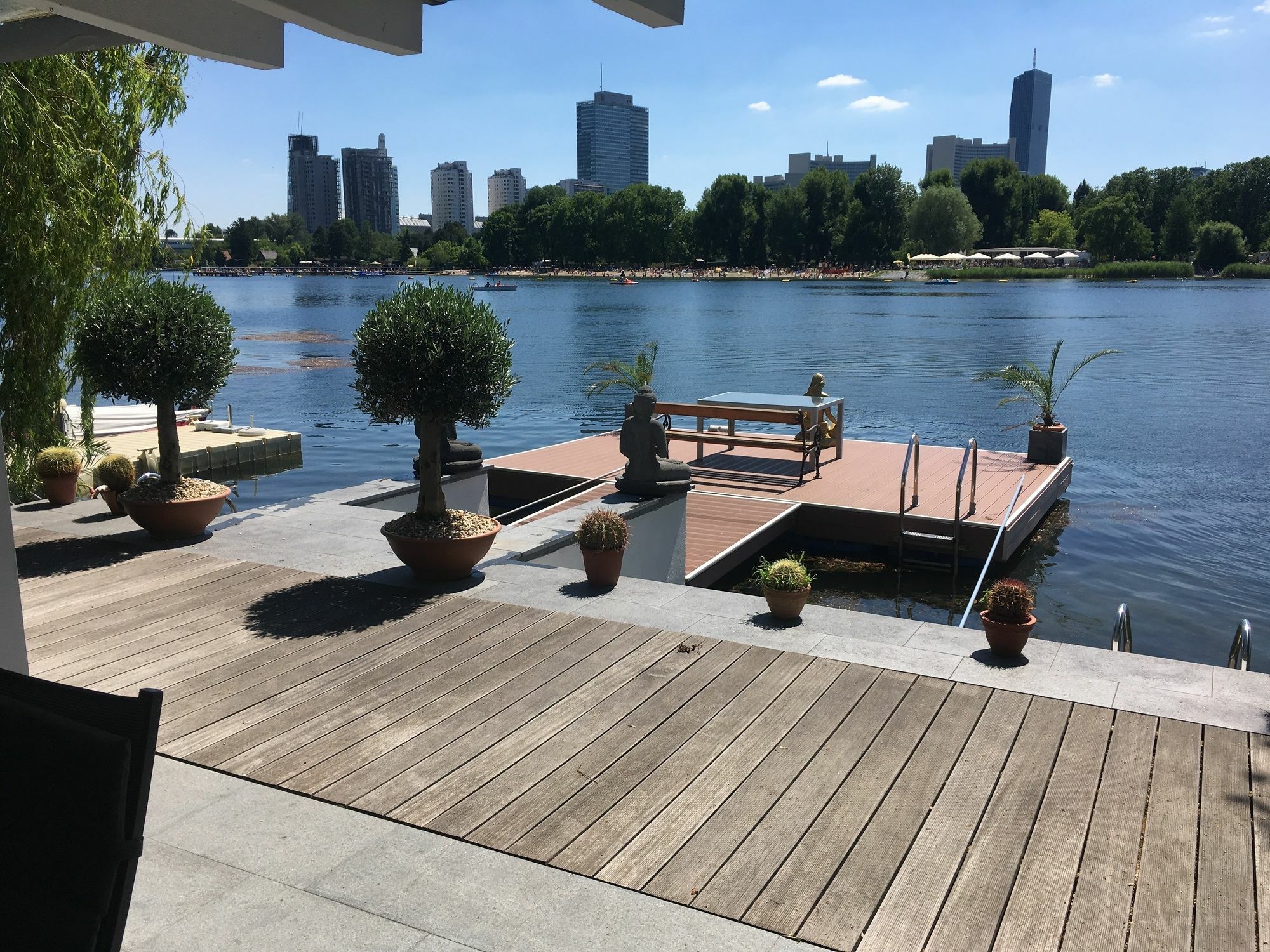 Ajo Vienna Beach - Contactless Check-In Екстериор снимка